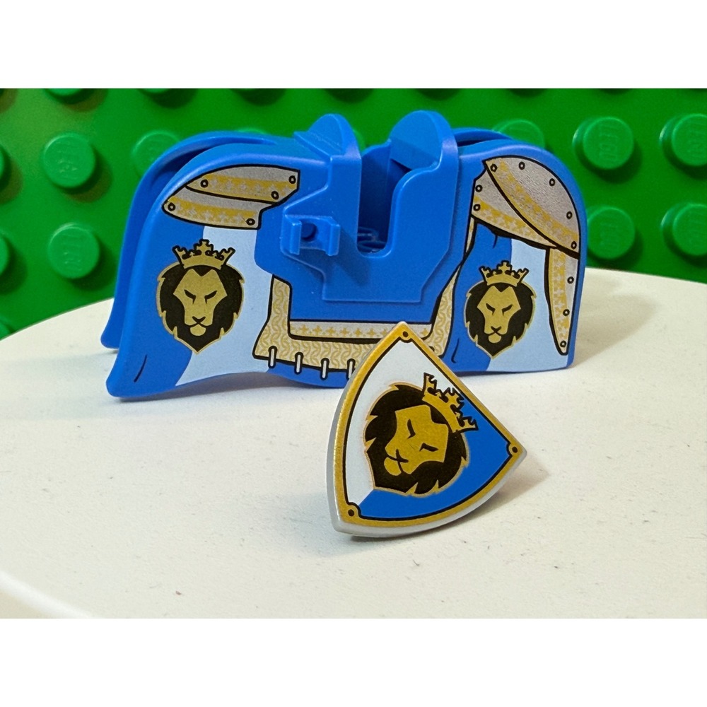 Lego Castle Lion Knight Horse Barding and Shield Blue Gold Lion Head Crest